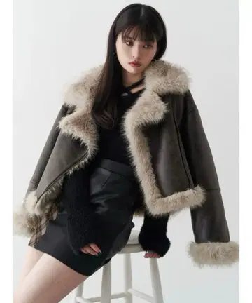 MURUA 언이븐 숏 페이크 무스탕 자켓 브라운