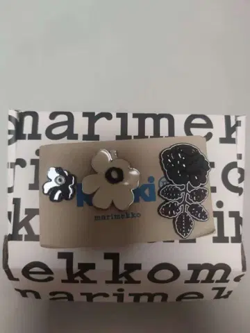 marimekko 플라워 로즈 브로치 3개 세트
