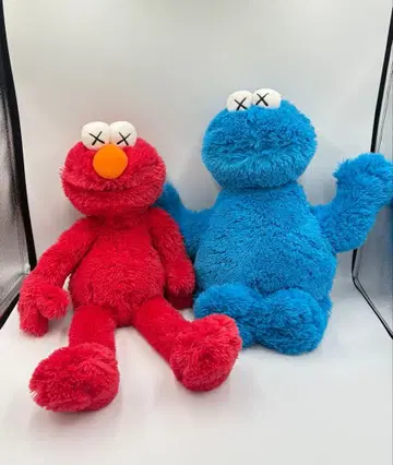 유니클로 카우스 세서미 스트릿 엘모 쿠키 몬스터 봉제 인형