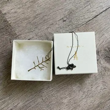 우켄무켄 작은 나무 목걸이 놋쇠