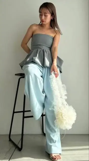 미사용 스나이델 프릴백 아이보리