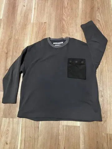 화이트 마운티니어링 상의