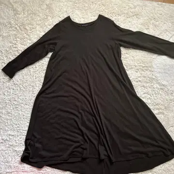 브라운 긴팔 티셔츠 원피스