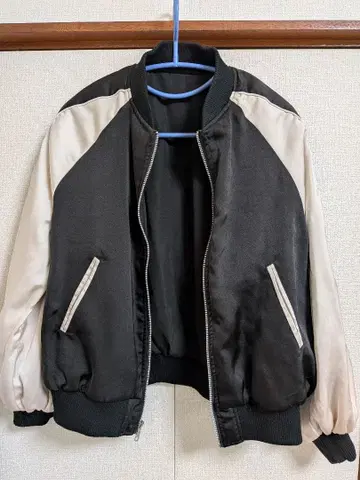 [ Ray BEAMS ] 리버서블 MA-1 자켓 블랙/화이트