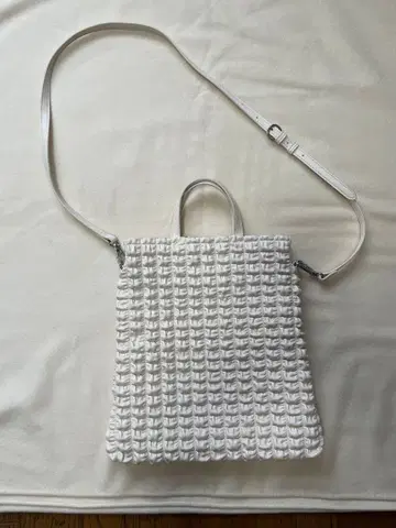 화이트 뜨개질 숄더백