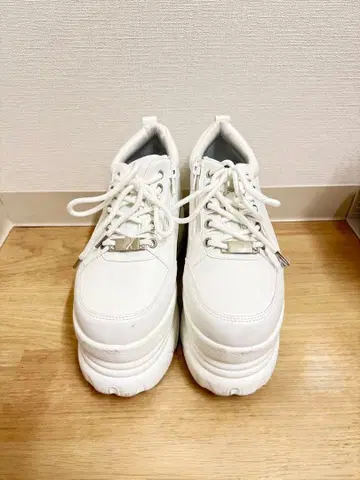 Avail 통굽 스니커즈 화이트 LL