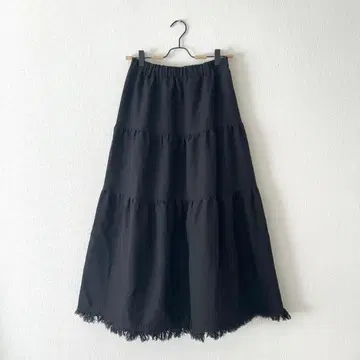 어반 리서치 아이템즈 프린지 볼륨 롱 스커트 블랙