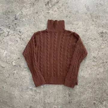 FLAT HEAD Cotton Turtle-Neck Knit