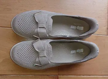 스케쳐스 슬립인즈: 아치핏 인스파이어