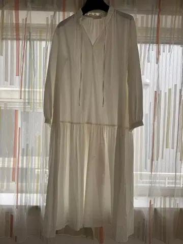 Ballsey 후드 부착 화이트 원피스