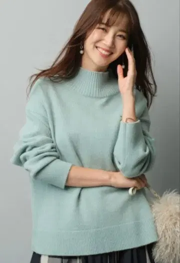 저스길리티 울 캐시미어 하이넥 니트 민트