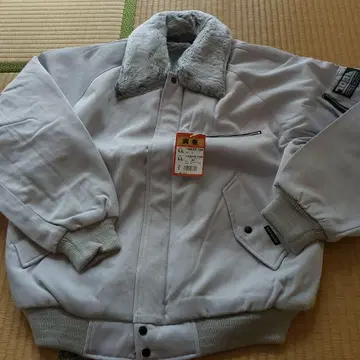 퍼 달린 화이트 점퍼 LL 사이즈