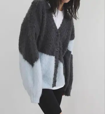 LIAN 뉴앙스 패턴 가디건 차콜 그레이