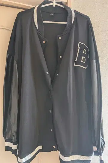 SHEIN CURVE 바시티 자켓 블랙 B자수