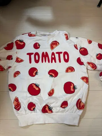 PUNYUS 토마토 패턴 맨투맨 S