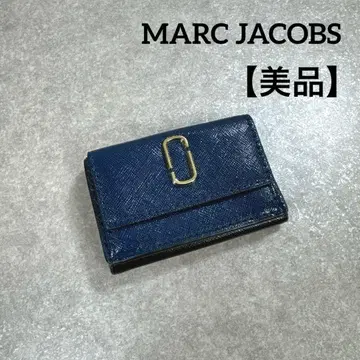 [새상품급] MARC JACOBS 3단 폴더형 지갑 더 스냅샷 사피아노