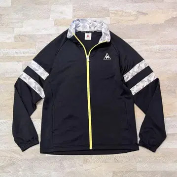 초 메루카리 시장 le coq sportif 꽃무늬 트랙 자켓 M