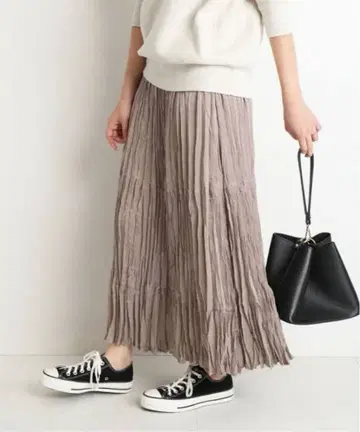 새상품급 SLOBE IENA 피치 새틴 랜덤 플리츠 스커트 베이지