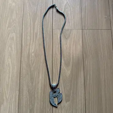 러프 라이더스 목걸이 유니크 디자인 실버색 목걸이