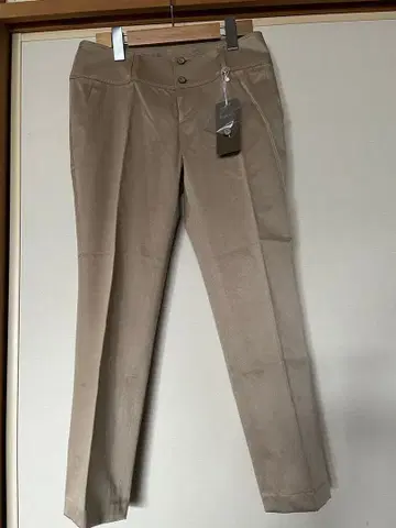 [미사용 새상품] BALLSEY 베이지 슬림핏 팬츠 38 일본제