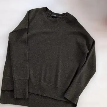 Theory 다크 그린 크루넥 니트