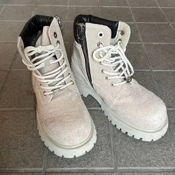 GEEK 화이트 스웨이드 부츠 지퍼 포함