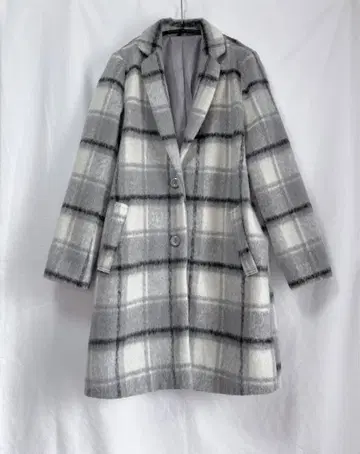 그레이 x 화이트 체크 무늬 모헤어 체스터 코트