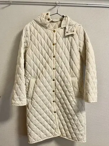 BASEMENT ONLINE 아이보리 퀼팅 자켓 후드 부착