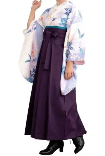 꽃무늬 겉옷과 보라색 하카마 세트 대학생 졸업식