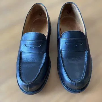 핸더 스킴 블랙 가죽 로퍼