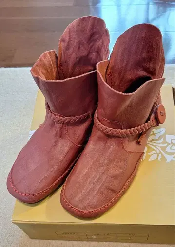 미사용에 가까운 빨간색 가죽 부츠
