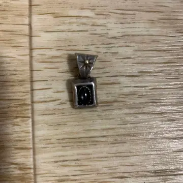 빅 핸드 목걸이 탑만