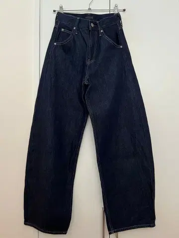 유니클로 배기 커브 청바지 네이비 사이즈 23