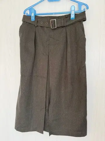 AuieF 카키 무릎 기장 스커트