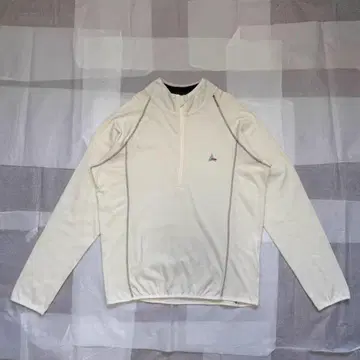 Roa Hiking Zip 하프 지퍼 트레이닝복 크림