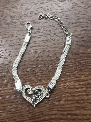 하트 모양 참 팔찌