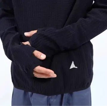 Roa Hiking Grid 스웨트 셔츠 블랙 트레이닝복