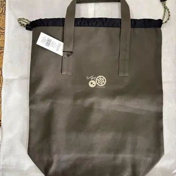 TOMORA 카키 토트백 택 포함 새상품