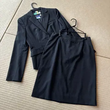 블랙 취업 정장 (자켓 & 스커트)