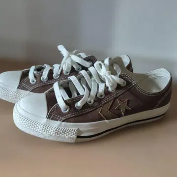 Converse 브라운 스니커즈 24cm