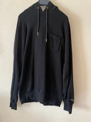 sacai 블랙 후드티 후드 부착