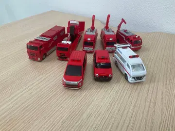 타카라토미 소방차 7대 구급차 1대 합계 8대 세트