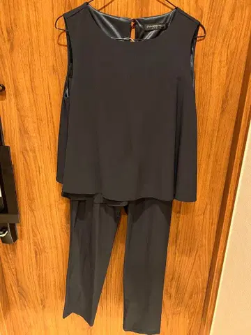 네이비 셋업 테이퍼드 팬츠