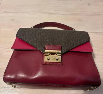 와인 레드 가죽 핸드백