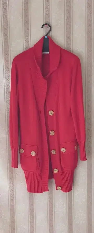 빨간색 롱 코트 캐주얼