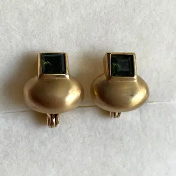 MONET 그린 스톤 귀찌