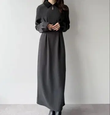 JUNOAH 바이컬러 코듀로이 타이트 원피스 차콜 가을/겨울