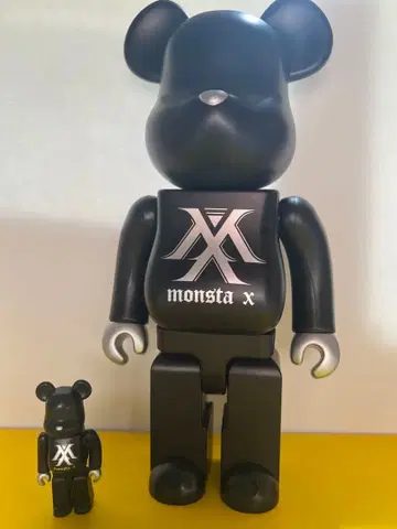 컨디션 최상 MONSTA X 사인 포함 베어브릭 대소 세트
