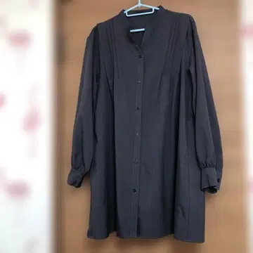 중고품 다크 그레이 버튼 셔츠 긴팔