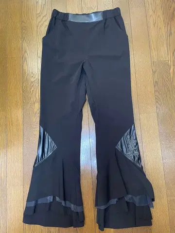 알베로베로 플레어 팬츠 블랙 자수 포함